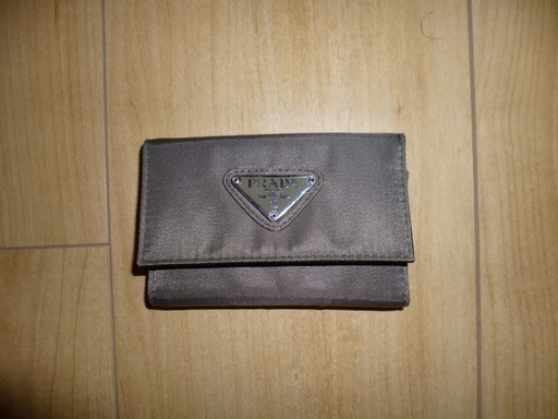 新品未使用PRADA キーケース(正規品)