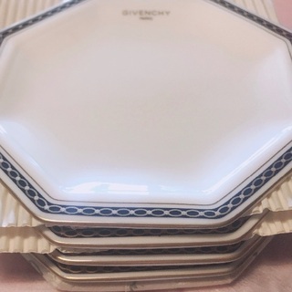 【新品、未使用品】GIVENCHY 八角皿5枚セットの画像
