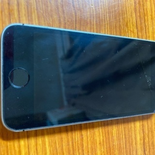アメリカのiPhone SE 旧型、シムフリー　ジャンク、パーツ取