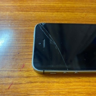 アメリカのiPhone SE 旧型、シムフリー　ジャンク、パーツ取の画像