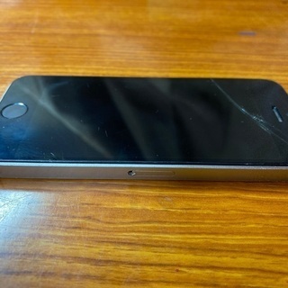 アメリカのiPhone SE 旧型、シムフリー　ジャンク、パーツ取の画像
