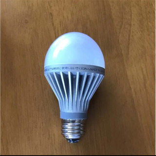 白色電球の画像