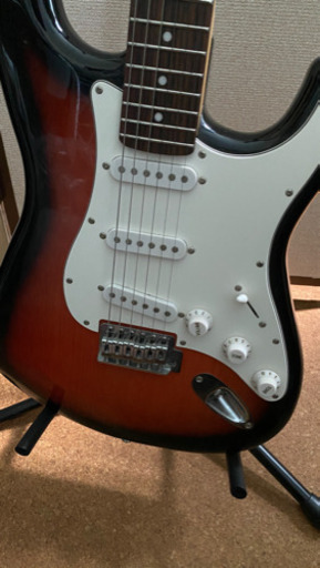エレキギター　Mavis MST-200