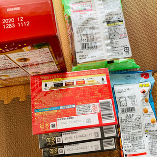 F 取引中 明治ミルクチョコ リッツ レーズンサンドなどの画像