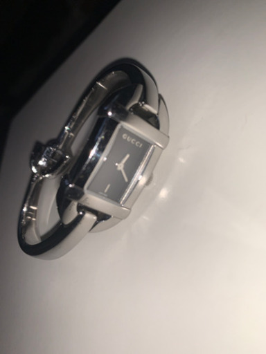 グッチ　バングルウォッチ