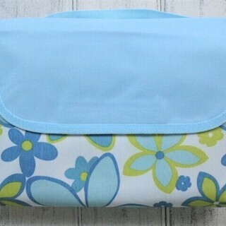 ブルーフラワー柄【新品】☆レジャーシート　両面防水　畳んでコンパ...