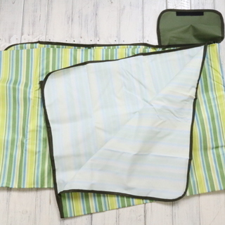ストライプ柄【新品】☆レジャーシート　両面防水　畳んでコンパクト持ち手付！　大人４人ゆったり快適！６人でも大丈夫！　キャンプやバーベキューなどアウトドアなどにオススメの画像