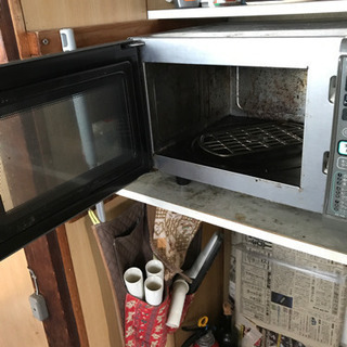 引き取り者が決まりました。有難うございました。まだまだ使える電子レンジです。８月31日に引っ越します。の画像