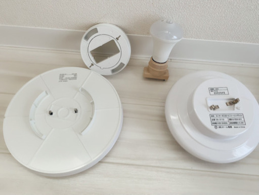 LEDミニシーリングライト、電球3点