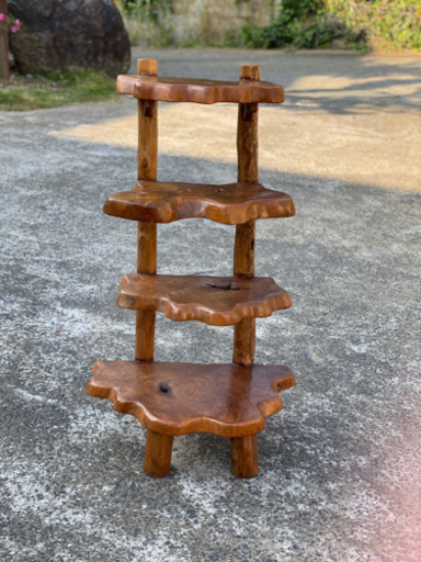 オーダーで作った切り株の棚