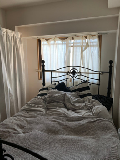 ダブルベッド　黒　可愛い　お姫様　メルヘン　購入したけど使って数回のみ使用