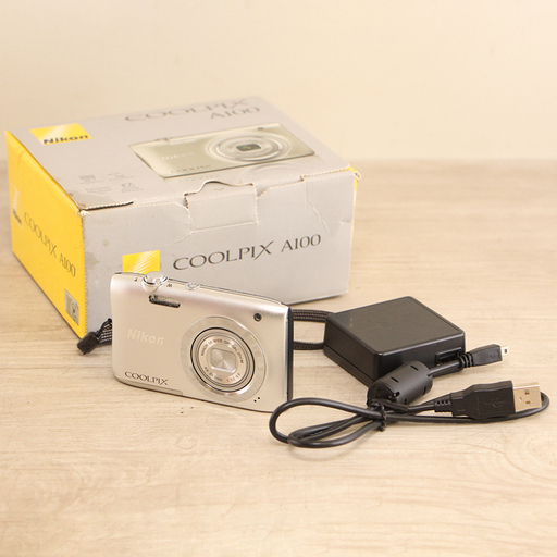 Nikon デジタルカメラ COOLPIX A100 光学5倍 2005万画素 シルバー A100SL(E839nxY)