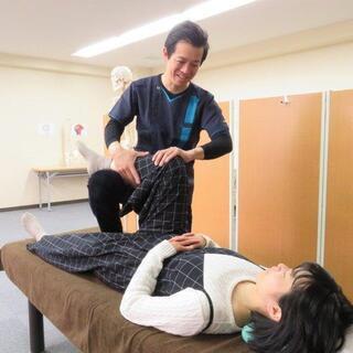 自宅で腰痛解消！専門施術でカラダリフレッシュ！ − 福岡県