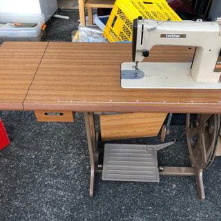 工業用ミシンbrother TA2-B623 中古　ブラザー工業用ミシンの画像