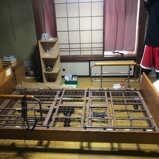 プラッツ製自立支援電動ベッドの画像