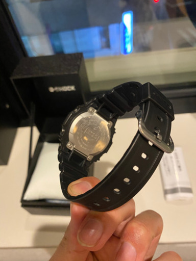 G-SHOCK オールブラック　渋谷ビューティ&ユース購入