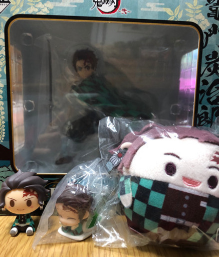 鬼滅の刃！！大量、フィギュアあり！！竈門炭治郎 甘露寺蜜璃 伊黒小芭内 栗花落カナヲ 胡蝶しのぶ多め