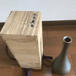 オシャレな花瓶（または置物）窯変花生の箱付き☆