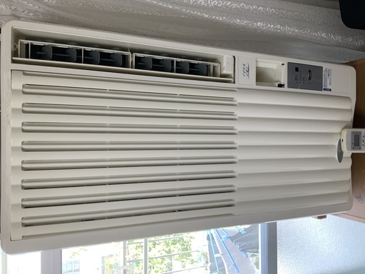 酷暑なんてへっちゃら‼️美品　窓枠エアコン