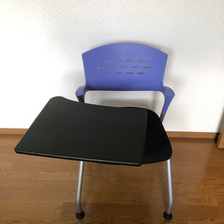 Ａ３サイズのテーブル付き椅子　