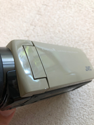 JVC　everio R QUAD PROOF GZ-RX670 ベージュ