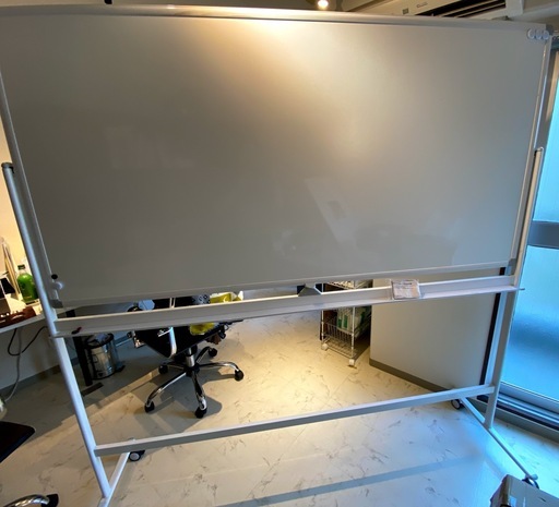 1800×900mm マグネット対応脚付き両面ホワイトボード