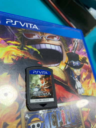 PSVITAホワイト　ソフト4つ付き