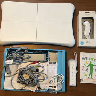 Wii Fit セット（Wii本体、バランスWiiボード、Wii Fit Plusソフト付き）の画像