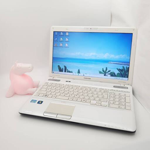 東芝 Corei7 メモリ8GB SSD256GB ノートパソコン ホワイト