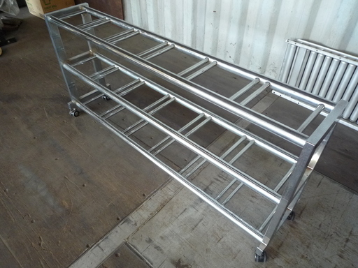 ボウリングボールラック（18個置けます）