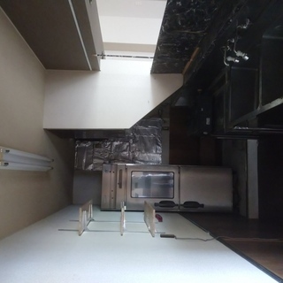 【無料で差し上げます】　壁に取り付けるタイプの棚（３段）