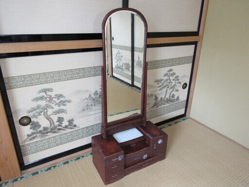 昭和レトロな鏡台