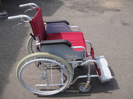 TacaoF　アルミ製自走式車椅子　S-15　低反発クッション付き　ノーパンクタイヤ　肘跳上式　2