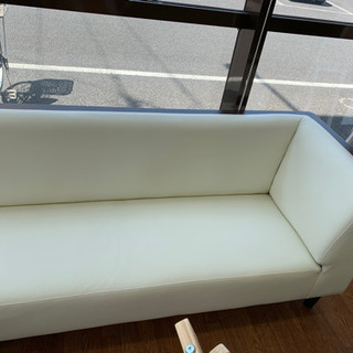 ニトリのホワイト×ブラウンのコーナーソファです!!の画像