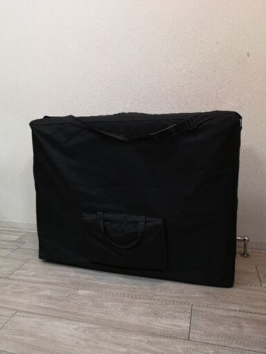 引き取り限定　軽量折り畳みエステ、マッサージ用ベッド