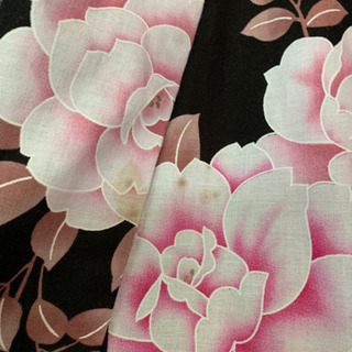 浴衣　黒地に薔薇柄の画像