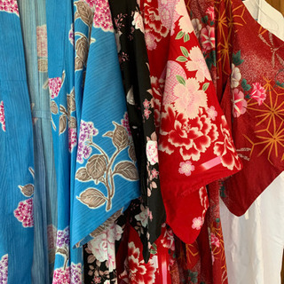 浴衣　黒地に薔薇柄の画像