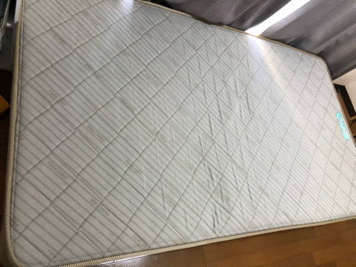 値下げ！！セミダブル　ベッド売ります！