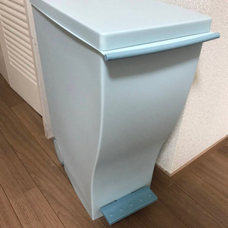 kcud 💕 クードのゴミ箱 水色