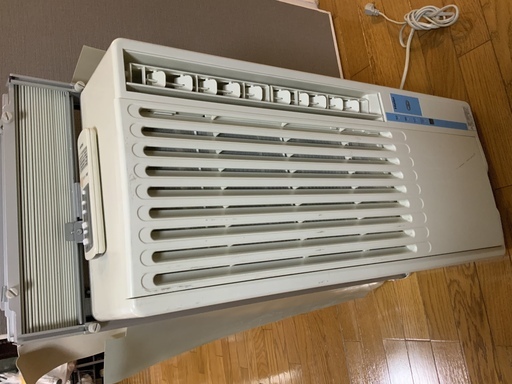 猛暑なんてへっちゃら‼️ハイアール　窓枠エアコン　美品