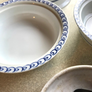 レトロ冷酒器とつまみ皿の画像