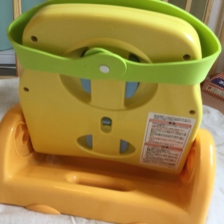 アップリカのバスチェアーの画像