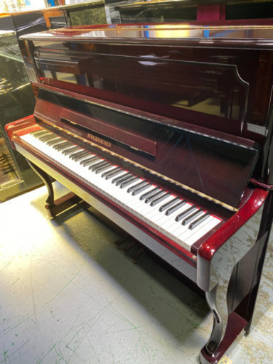 ワインレッドの外装に猫足の高級アップライトピアノ ストックハウゼン