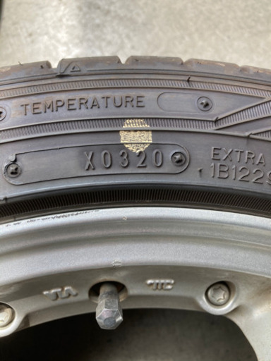 バリ溝 215/45R17 ファルケンFK510 4本価格 使用1,000キロ未満