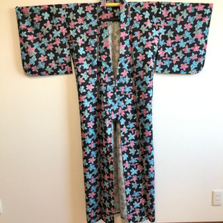 花柄の着物(黒)