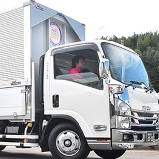 天職に転職しよう！(笑)トラック運転手はかっこいい！！男女活躍できる大型トラックドライバーの画像