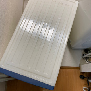 衣装ケース二つ