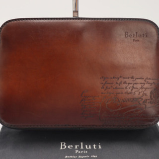 《Berluti/プロファイル カリグラフィ クラッチバッグ》A...