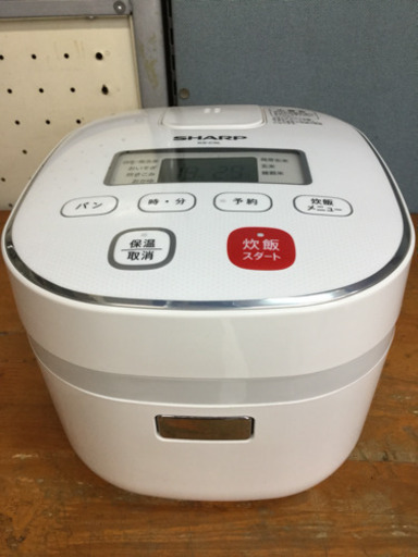 【6ヶ月間の保証付き】SHARP(シャープ)　マイコン式　3合炊き炊飯器【トレファク越谷店】