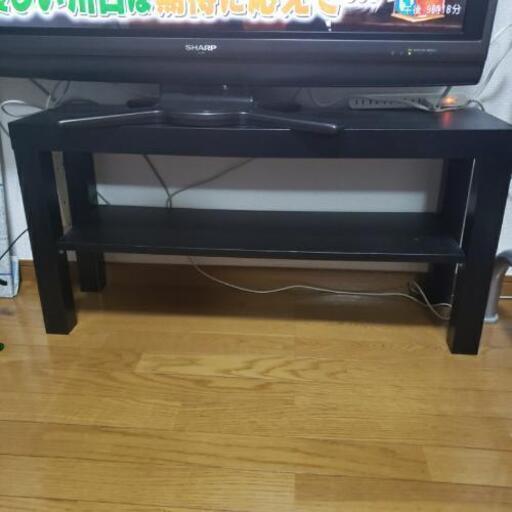 黒のスタイリッシュなテレビボード